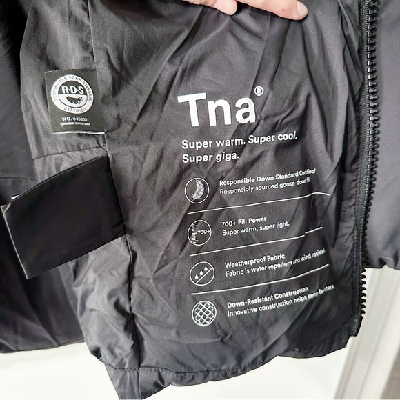 Aritzia TNA The Giga Puff Jacket Coat Black Size XXS - Picture 5 of 8